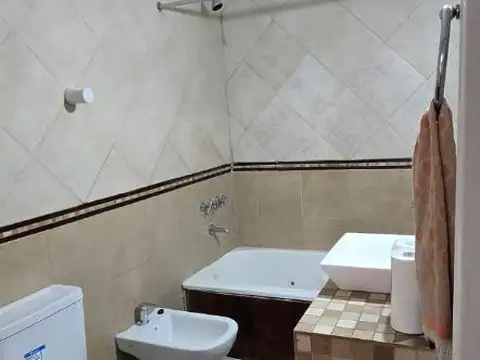 Depto Tipo Casa 4 ambientes con 2 baños