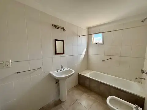 Pedro Barbosa 600, Piso 1