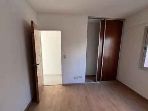 Departamento en Alquiler en El Palomar, $ 690.000