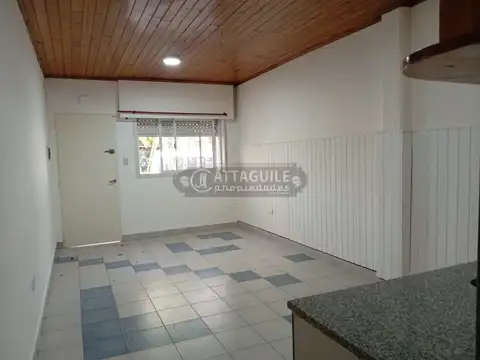 Depto Tipo Casa en Alquiler de 1 dormitorio