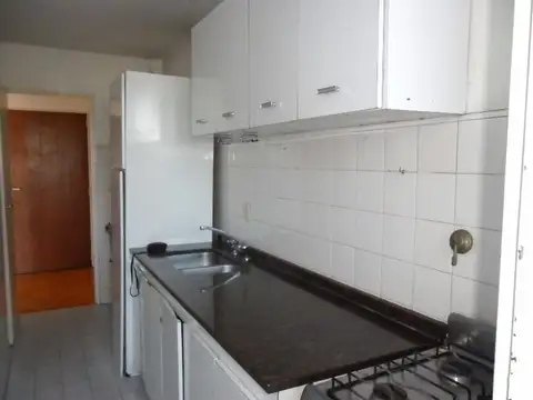 Departamento en Alquiler en Acassuso Vias  /  Santa Fe, $ 950.000