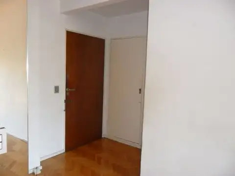 Albarellos 1000, Piso 8