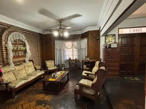 Casa 5 ambientes con 3 baños