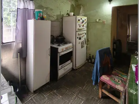 LARREA 3000, Casa interna unica 2 dorm.+amplio patio.-