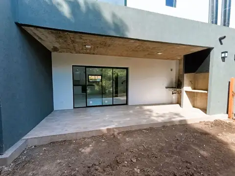 Casa 3 ambientes con 2 baños