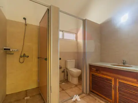 Casa en Alquiler con 1 cochera