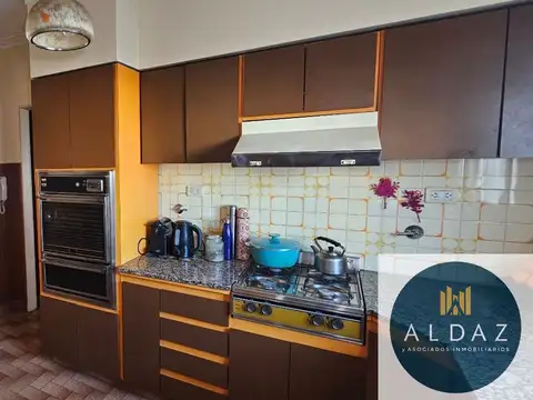 Casa 7 ambientes con 3 baños