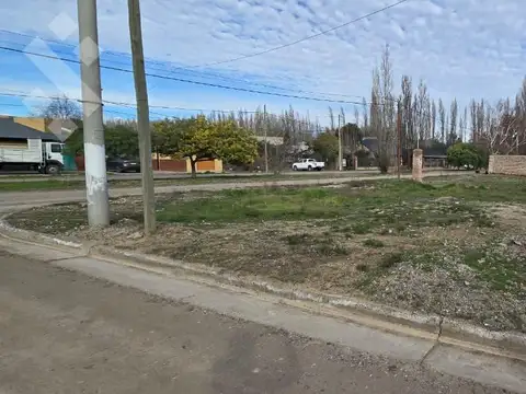 VENTA TERRENO 580 m² | CENTRO DE PLOTTIER | APTO 4 UF
