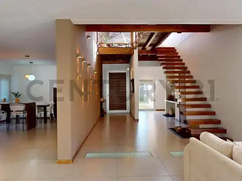 Casa en Venta en Barrio Los Pinares, USD 560.000