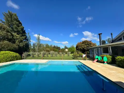 Casa en Venta con 6 cocheras