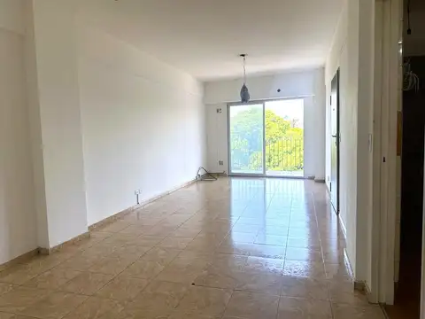 DEPARTAMENTO DE 3 AMBIENTES CON VISTA ABIERTA 