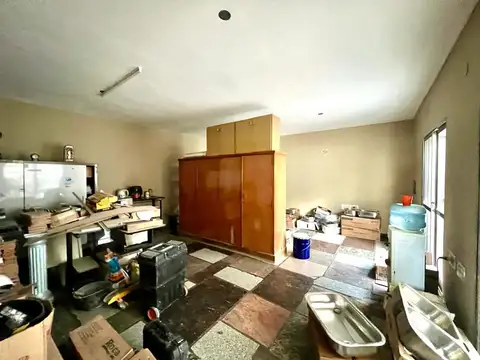 Av. A de la casa  al 200