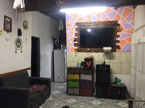 Casa 3 ambientes con 1 baño