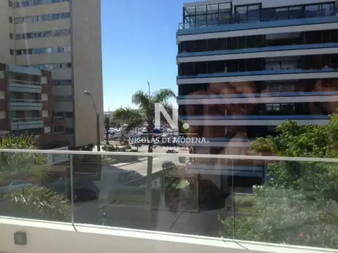 Lindo departamento en venta de 2 dormitorios en Península, Punta del Este