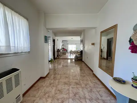Departamento de 2 dormitorios en venta en La Plata sobre Calle 49 [Cod: ]