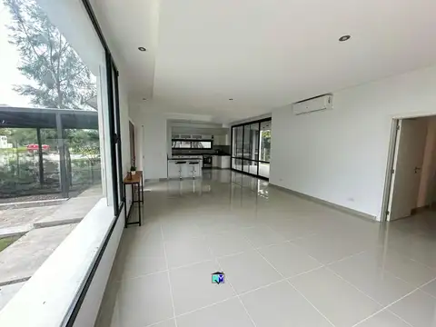 Casa en Alquiler de 3 dormitorios