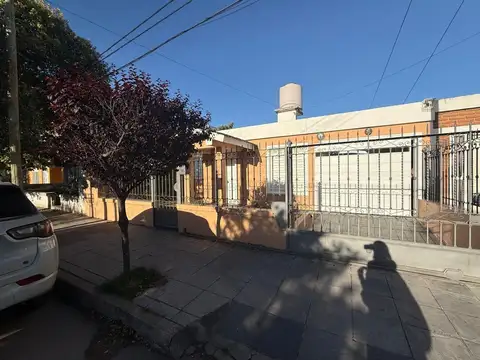 CASA REFACIONADA 3 DORM CON PILETA PANAMERICANO