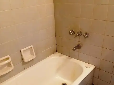 1 AMB SOBRE AV ENTRE RÍOS VISTA ABIERTA!
