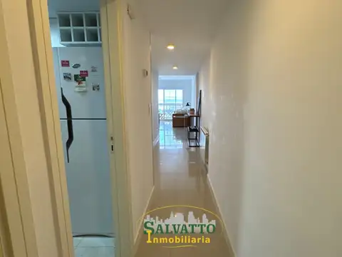 DEPARTAMENTO DE 2 AMBIENTES FRENTE AL MAR MODERNO CON COCHERA CUBIERTA  