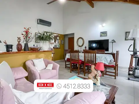Casa en Venta con 1 cochera