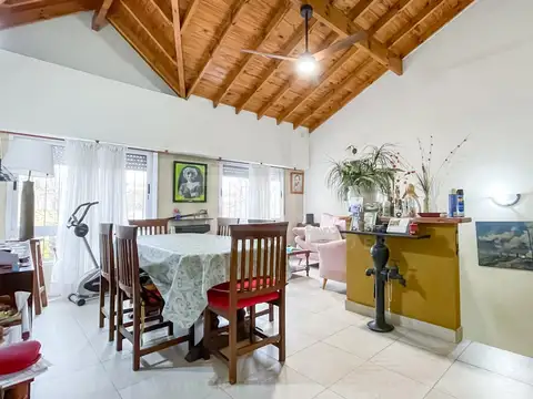 Marcos Sastre al 3900, entre Santa Fe y Santiago del Estero