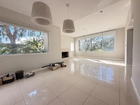 Casa en Alquiler en Laguna Del Sol, USD 4.250