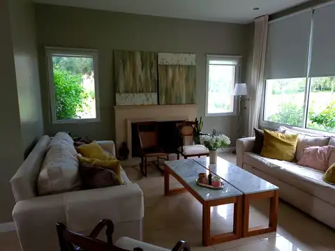 Casa en Alquiler de 4 dormitorios