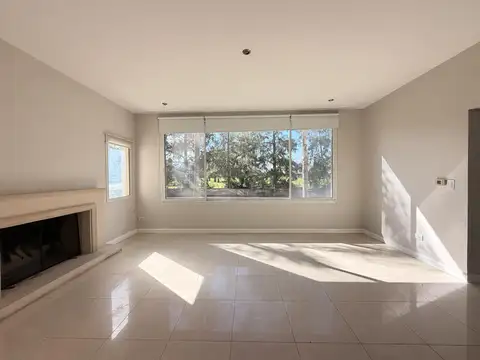 Casa en Alquiler de 4 dormitorios