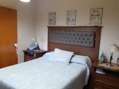 Venta de Casa de 4 ambiente con Pileta