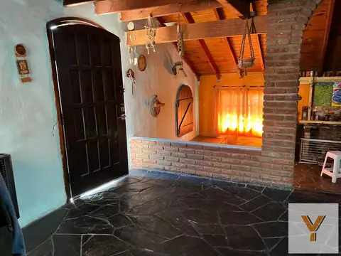 Casa en venta - 3 Dormitorios 2 Baños - Villa Gesell