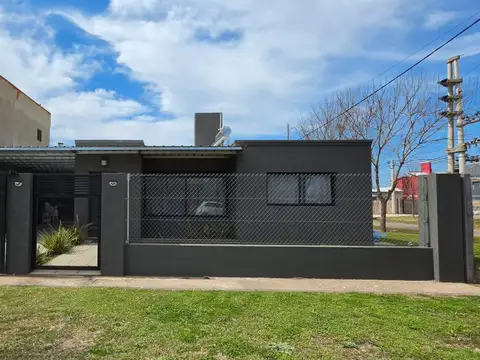 VENTA- CASA DE 2 HABITACIONES- FUNES