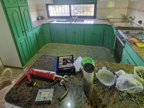 Casa en Venta con 3 cocheras