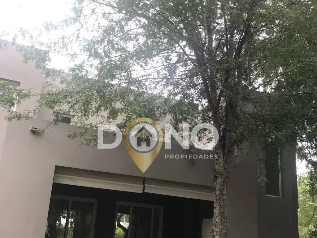 Casa en Venta - 4 dormitorios - USD 480.000