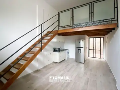 PH DE 2 AMBIENTES EN DUPLEX CON PATIO