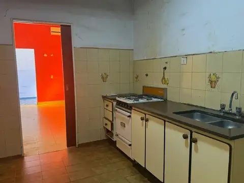 VENTA CASA 3 AMB Y TERRAZA A RECICLAR VILLA LUGANO