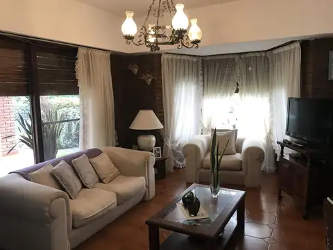 Casa en Alquiler en Mapuche Country Club, USD 1.200
