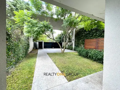 Casa en Venta en Gonnet [Cod: 084023]
