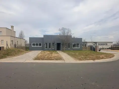 Casa en Venta 3 Dormitorios en San Sebastian, Escobar