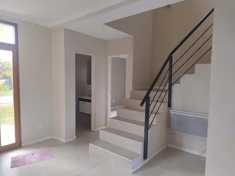 Casa en Venta en El Cantón - Barrio Puerto, USD 330.000