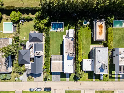 Casa 4 ambientes con 3 baños