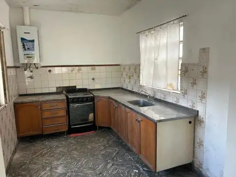 Casa 2 ambientes con 1 baño