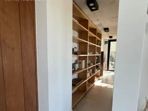 Casa 5 ambientes con 3 baños