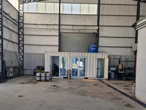 Depósito con Cámara de Frío en Parque Industrial