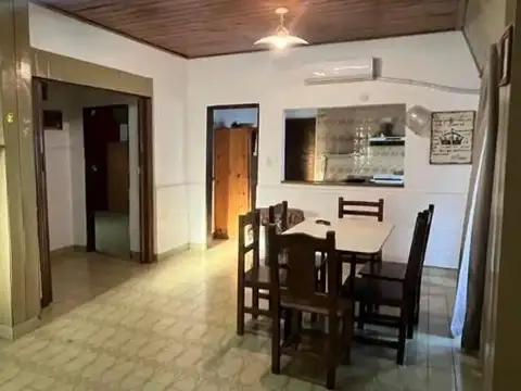 Casa 5 ambientes con 1 baño