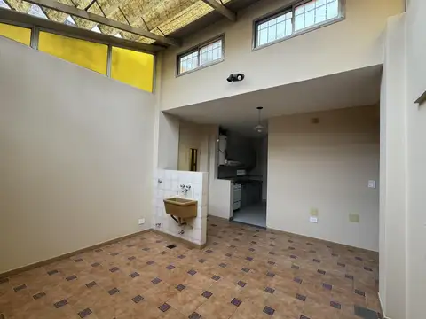 Depto Tipo Casa en Alquiler 50 años