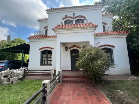 Casa en Venta con 2 cocheras
