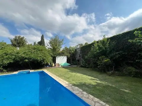VENTA CASA 7 AMB/PILETA /PARQUE APTO CRÉDITO  PERMUTA!