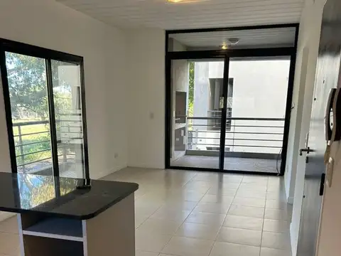 Casa 2 ambientes con 1 baño