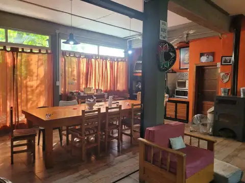 Casa 5 ambientes con 2 baños