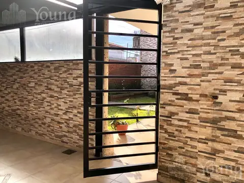 Casa en Venta con 3 cocheras